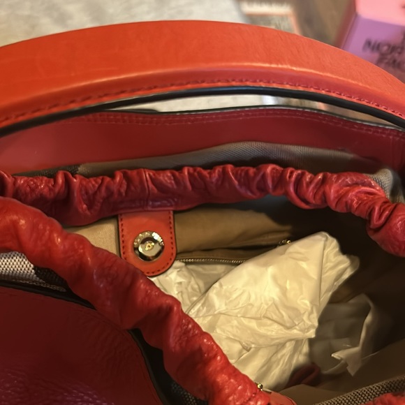 AUTHENTIC BURBERRY MEDIUM ASHBY LEATHER HOBO BAG -red - Picture 8 of 14